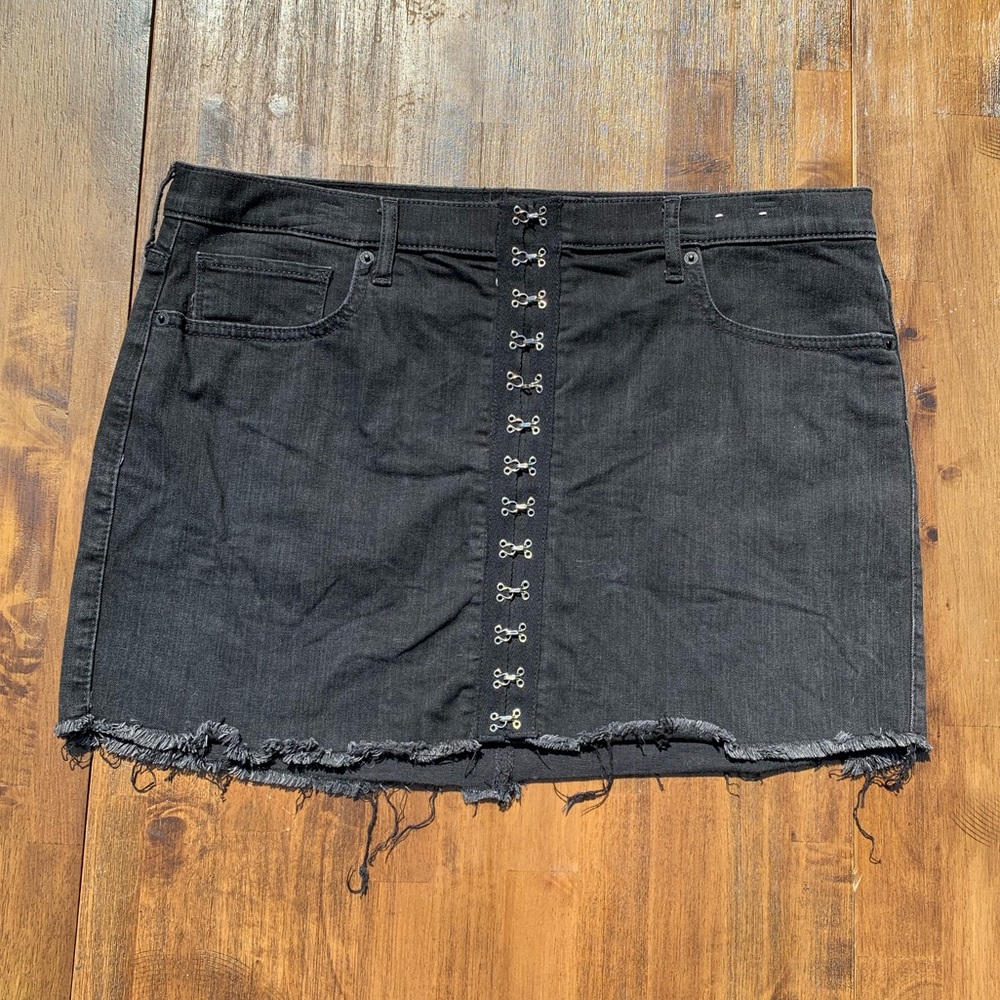 Express Denim Straight Mini Midrise Eyelit Coursette Skirt 🕸